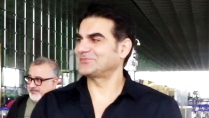 Arbaaz Khan’s fun conversation with paps at the airport