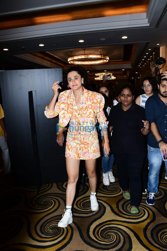Photos Taapsee Pannu and Anurag Kashyap snapped during Do Baaraa (2)