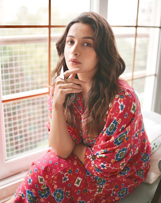 Mom-to-be Alia Bhatt steals the show in Rs. 16K kaftan set as she steps out to promote Brahmastra