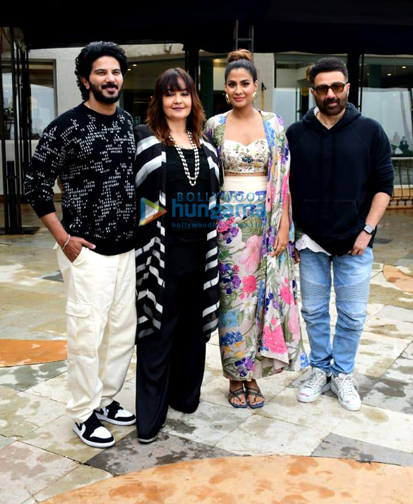 Photos Dulquer Salmaan, Pooja Bhatt, Shreya Dhanwanthary and Sunny Deol snapped at Chup promotions (1)