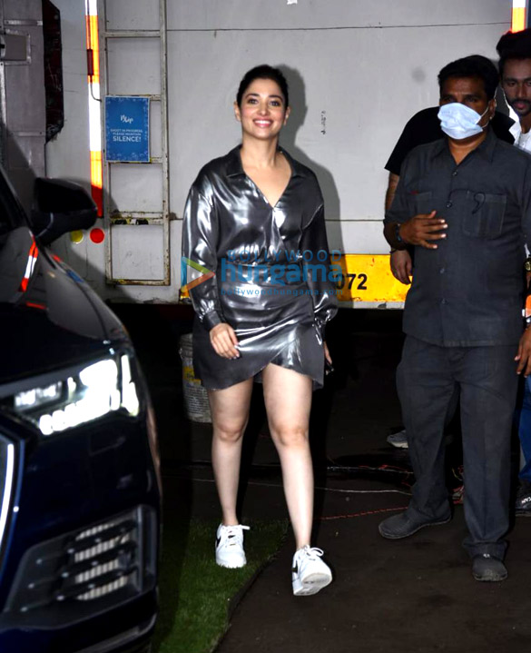 Photos Tamannaah Bhatia snapped in Juhu for a shoot (5)